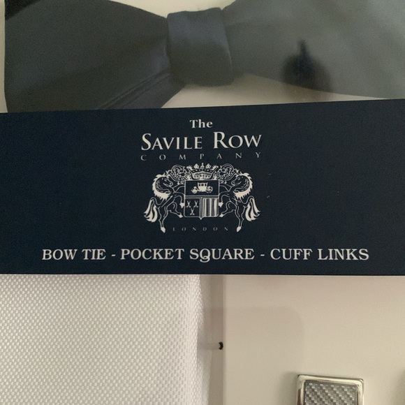 SAVILE ROW Gift Set - Blue Bow Tie- Pocket Square- Silver Cuff Links - Picture 4 of 5
